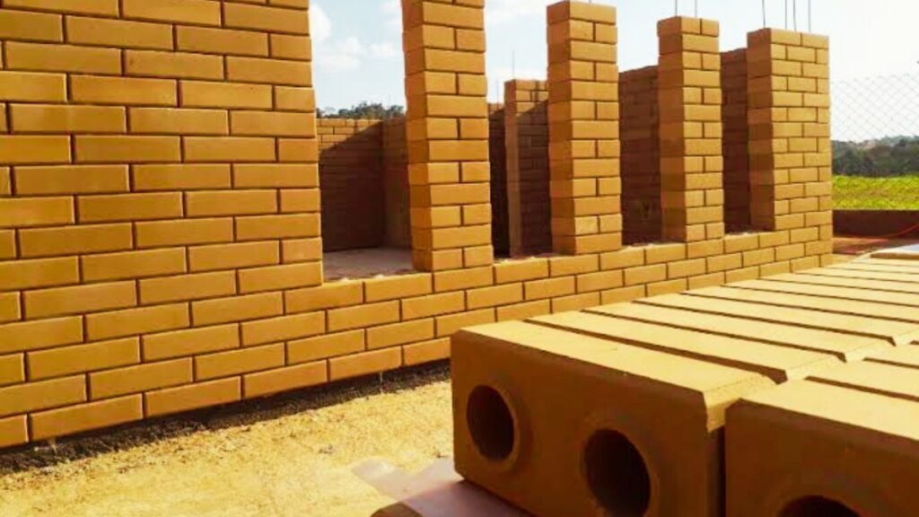 BLOCOS ECOLÓGICOS E MATERIAIS RECICLADOS: A REVOLUÇÃO DOS MATERIAIS NA CONSTRUÇÃO CIVIL